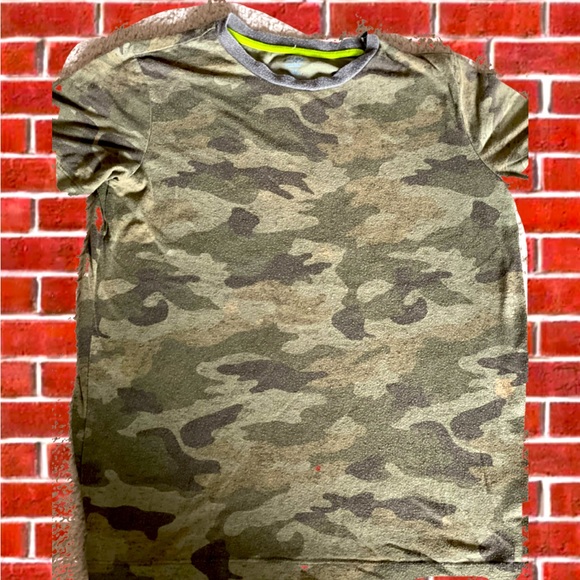 Old Navy Youth Large Camo Tshirt - Picture 1 of 3